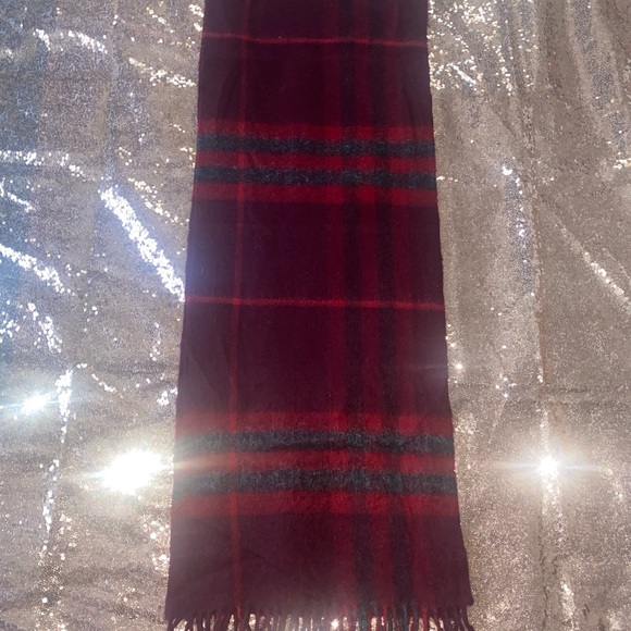 Authentic Burberry Cashmere Scarf - Picture 9 of 9